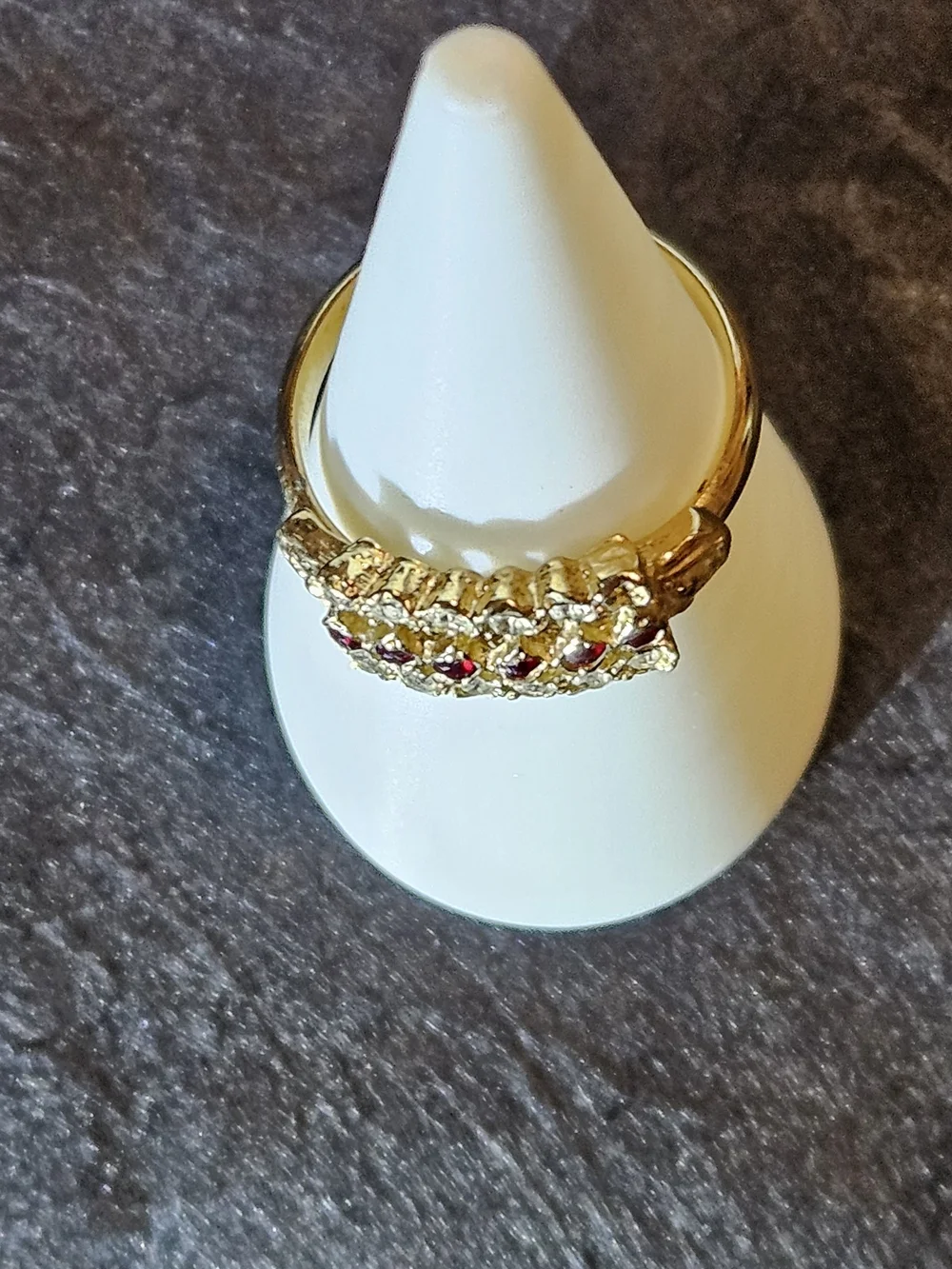 Vintage Style Gold Ring with Red and Clear Stones. Size 8 - Picture 4 of 6